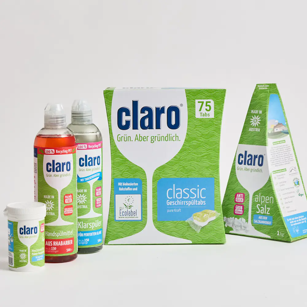 claro Tabs Starter-Paket aus claro Handgeschirrspülmittel, claro Classic Tabs (75 Tabs), claro Alpensalz, claro Klarspüler und claro Maschinenpfleger, nebeneinander platziert, auf weißem Hintergrund